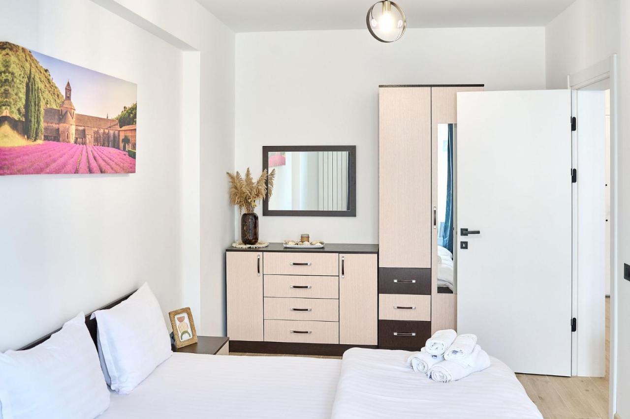 Apartment Retro In Infinity